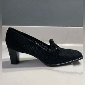 Stuart Weitzman Heels Slim Width Size 8 AA